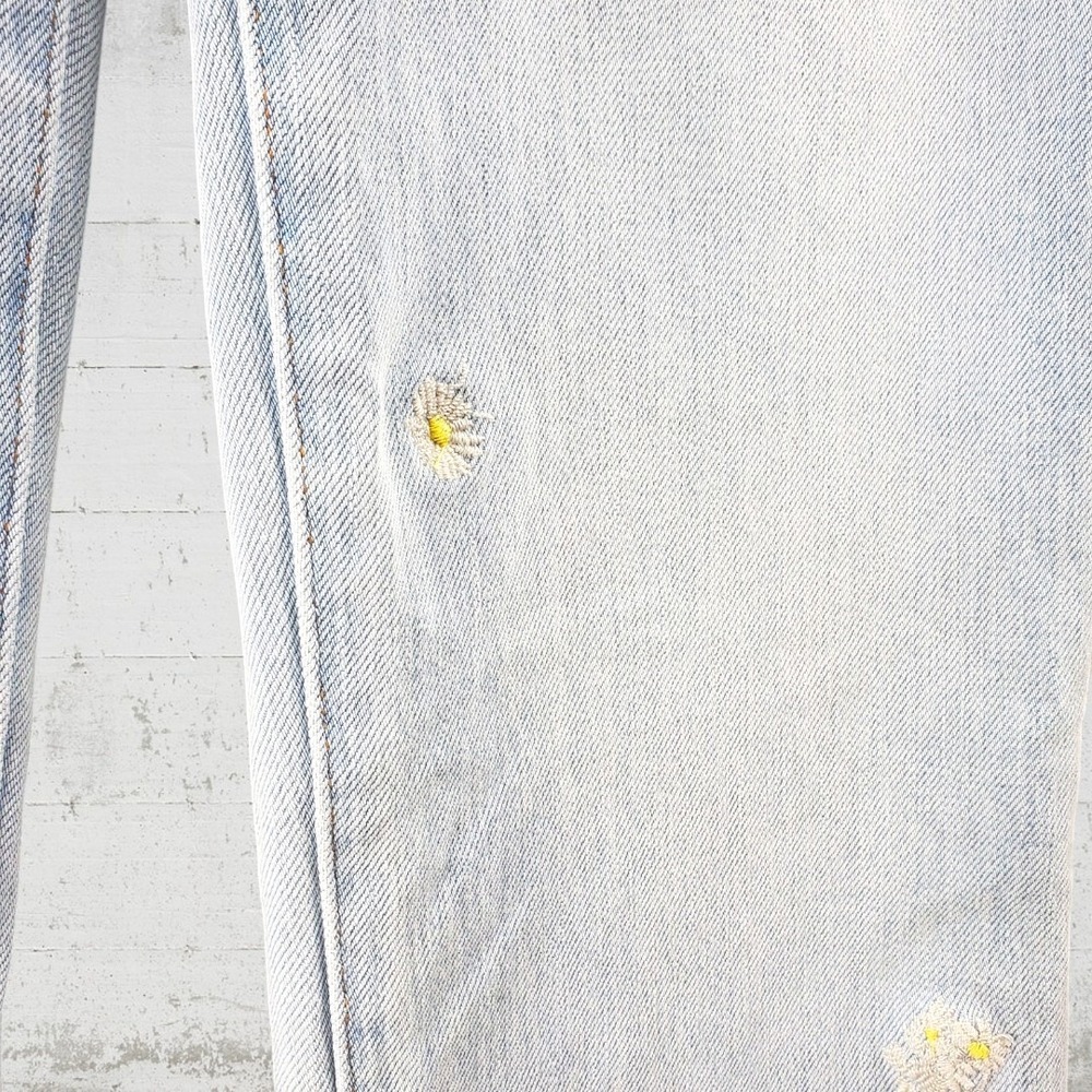Lucky Brand Ava Mid Rise Crop Mini Boot Jeans Light Wash Daisy Embroidered‎ 4/27 - Picture 8 of 8